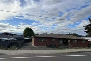 2012 NE Vine St, Roseburg, OR 97470 - Photo 1