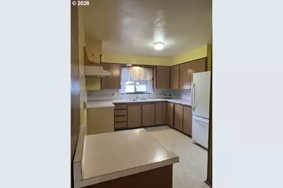 2012 NE Vine St, Roseburg, OR 97470 - Photo 10