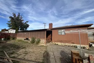 2012 NE Vine St, Roseburg, OR 97470 - Photo 4