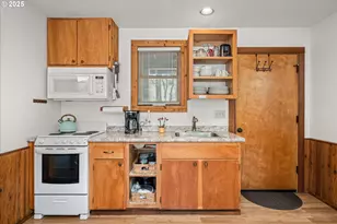 54444 McKenzie River Dr, Blue River, OR 97413 - Photo 6