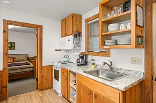 54444 McKenzie River Dr, Blue River, OR 97413 - Photo 24