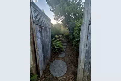 1766 Berwin Ln, Eugene, OR 97404 - Photo 24