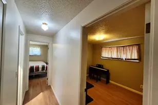 1766 Berwin Ln, Eugene, OR 97404 - Photo 8