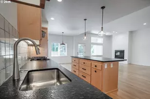 1023 Lupine St, Springfield, OR 97477 - Photo 6