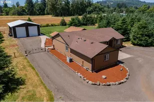 38712 River Dr, Lebanon, OR 97355 - Photo 2