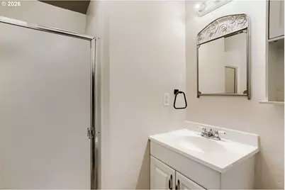 1675 NE Juniper Ave, Gresham, OR 97030 - Photo 16