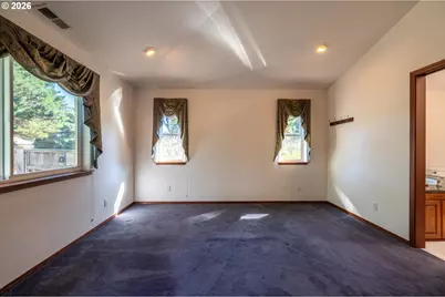 277 10th St, Bandon, OR 97411 - Photo 32