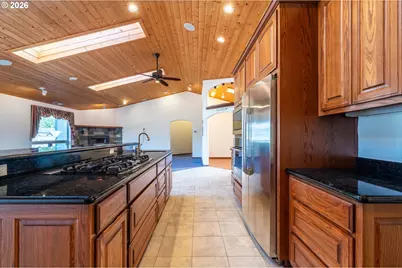 277 10th St, Bandon, OR 97411 - Photo 18