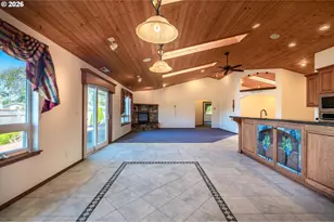 277 10th St, Bandon, OR 97411 - Photo 24