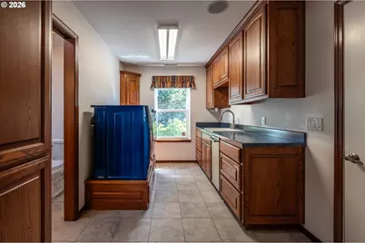 277 10th St, Bandon, OR 97411 - Photo 36