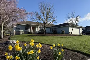 210 Palomino Ave, Roseburg, OR 97471 - Photo 1