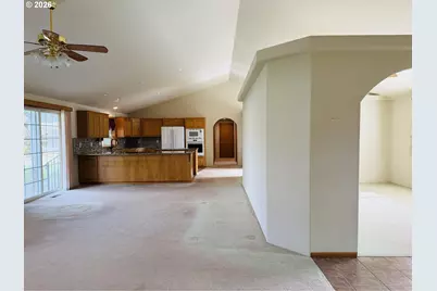 210 Palomino Ave, Roseburg, OR 97471 - Photo 10