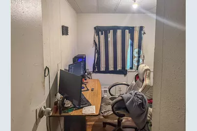 301 Conrad St, Myrtle Creek, OR 97457 - Photo 8