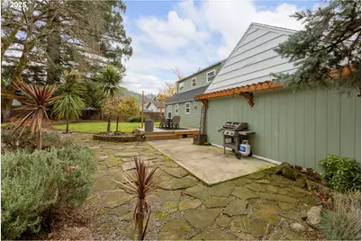 523 W Broccoli St, Roseburg, OR 97471 - Photo 40