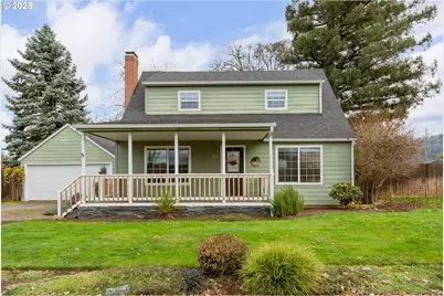 523 W Broccoli St, Roseburg, OR 97471 - Photo 1