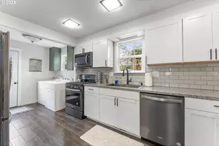 523 W Broccoli St, Roseburg, OR 97471 - Photo 12