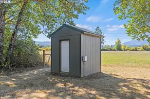 19521 Hwy 42, Camas Valley, OR 97416 - Photo 18