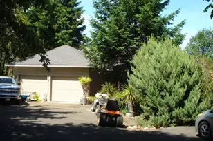 321 Arcadia Dr, Roseburg, OR 97471 - Photo 2