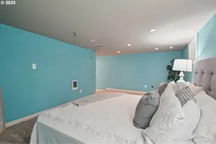 2758 NE Schuyler St, Portland, OR 97212 - Photo 18