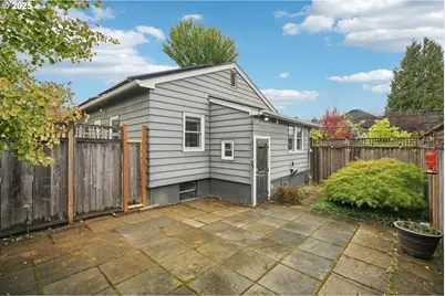 2758 NE Schuyler St, Portland, OR 97212 - Photo 20