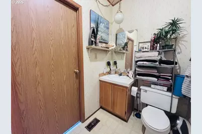 129 Evergreen Ln, Florence, OR 97439 - Photo 10