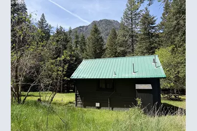 84690 Hall Ln, Wallowa Lake, OR 97846 - Photo 16