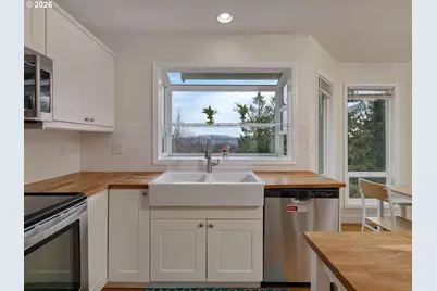 17765 Hillside Dr, West Linn, OR 97068 - Photo 12