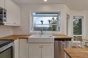 17765 Hillside Dr, West Linn, OR 97068 - Photo 12