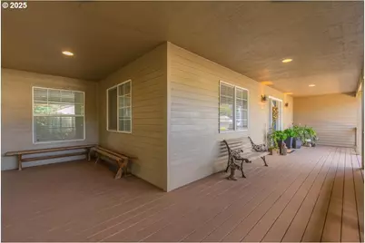 115 NE 39th Ave, Hillsboro, OR 97124 - Photo 6