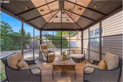 115 NE 39th Ave, Hillsboro, OR 97124 - Photo 38