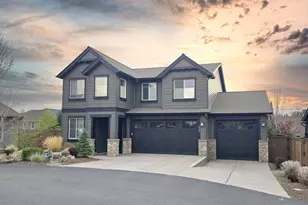 61072 Manhae Loop, Bend, OR 97702 - Photo 2
