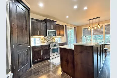 61072 Manhae Loop, Bend, OR 97702 - Photo 6