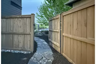 61072 Manhae Loop, Bend, OR 97702 - Photo 26