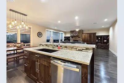 61072 Manhae Loop, Bend, OR 97702 - Photo 8