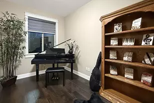 61072 Manhae Loop, Bend, OR 97702 - Photo 4