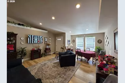 1660 NE Alameda Ave, Roseburg, OR 97470 - Photo 14