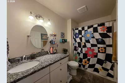 1660 NE Alameda Ave, Roseburg, OR 97470 - Photo 32