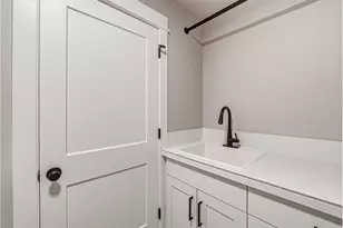 836 NE 17th Ave, Canby, OR 97013 - Photo 38
