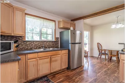 108 SE Apple St, Oakland, OR 97462 - Photo 12