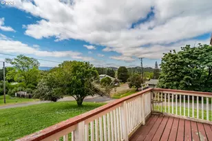 108 SE Apple St, Oakland, OR 97462 - Photo 4