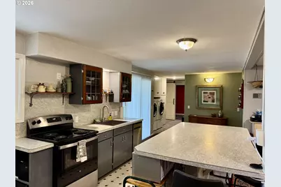 100 W Johanna Ct, Newberg, OR 97132 - Photo 12