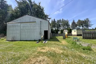90884 Hollywood Ln, Coos Bay, OR 97420 - Photo 2