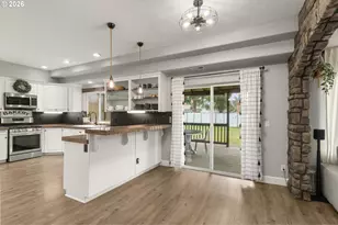 1921 NE 114th Ave, Portland, OR 97220 - Photo 8