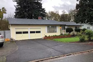 1649 NW Martin Ave, Roseburg, OR 97471 - Photo 2