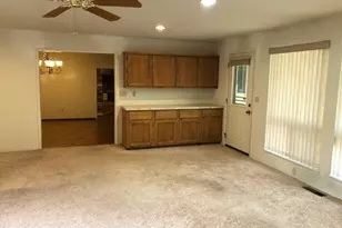 1649 NW Martin Ave, Roseburg, OR 97471 - Photo 8