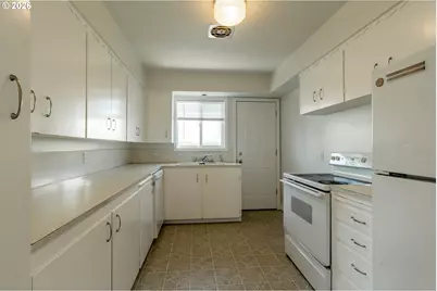 2404 E 13th St, Vancouver, WA 98661 - Photo 4