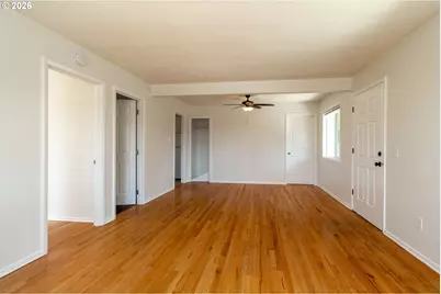 2404 E 13th St, Vancouver, WA 98661 - Photo 6