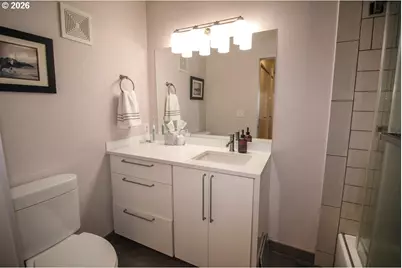 5250 S Landing Dr #304B1, Portland, OR 97239 - Photo 14