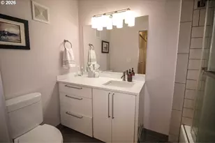 5250 S Landing Dr, Portland, OR 97239 - Photo 14