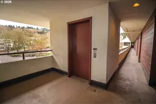 5250 S Landing Dr, Portland, OR 97239 - Photo 22